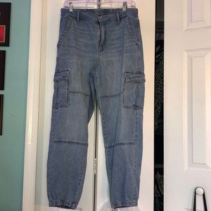 AMERICAN EAGLE CARGO JEAN JOGGERS